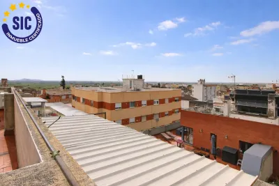 AMPLIO PISO CON GARAJE Y TRASTERO 37