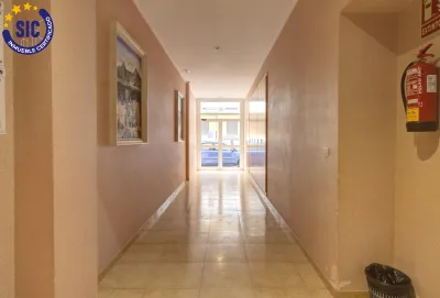 AMPLIO PISO CON GARAJE Y TRASTERO 48