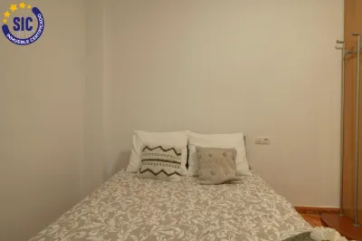 AMPLIO PISO CON GARAJE Y TRASTERO 6