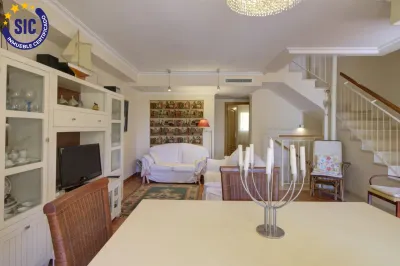 CHALET ADOSADO ESQUINERO A UN PASO DE LA PLAYA DE CORINTO 10