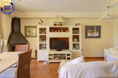 CHALET ADOSADO ESQUINERO A UN PASO DE LA PLAYA DE CORINTO 13