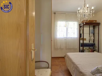 CHALET ADOSADO ESQUINERO A UN PASO DE LA PLAYA DE CORINTO 19