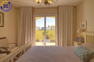 CHALET ADOSADO ESQUINERO A UN PASO DE LA PLAYA DE CORINTO 1