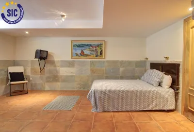CHALET ADOSADO ESQUINERO A UN PASO DE LA PLAYA DE CORINTO 33