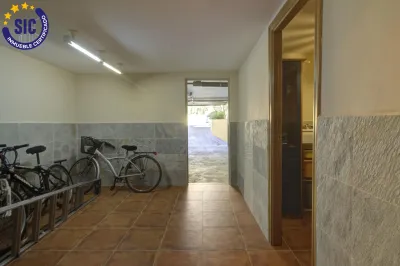 CHALET ADOSADO ESQUINERO A UN PASO DE LA PLAYA DE CORINTO 36