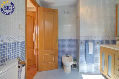 CHALET ADOSADO ESQUINERO A UN PASO DE LA PLAYA DE CORINTO 67