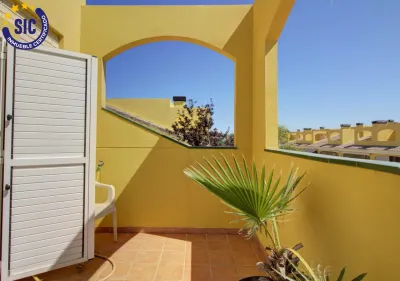 CHALET ADOSADO ESQUINERO A UN PASO DE LA PLAYA DE CORINTO 70