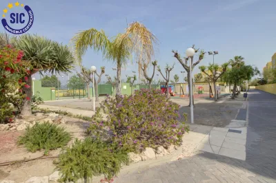 CHALET ADOSADO ESQUINERO A UN PASO DE LA PLAYA DE CORINTO 76
