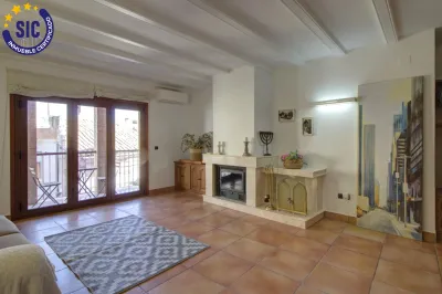 ESPACIOSA VIVIENDA FAMILIAR EN EL CORAZÓN DE ALMENARA 18