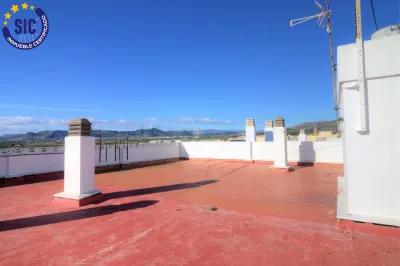 AMPLITUD Y LUZ CERCA DE LA ESTACIÓN DE ALMENARA 39