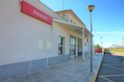 AMPLITUD Y LUZ CERCA DE LA ESTACIÓN DE ALMENARA 52