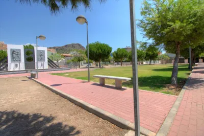 AMPLITUD Y LUZ CERCA DE LA ESTACIÓN DE ALMENARA 53