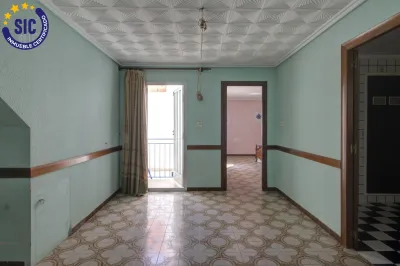 PISO CON GRAN TERRAZA EN EL CORAZÓN DE FAURA 23