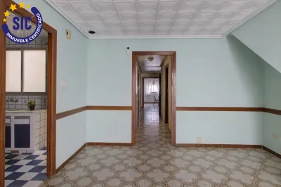 PISO CON GRAN TERRAZA EN EL CORAZÓN DE FAURA 25