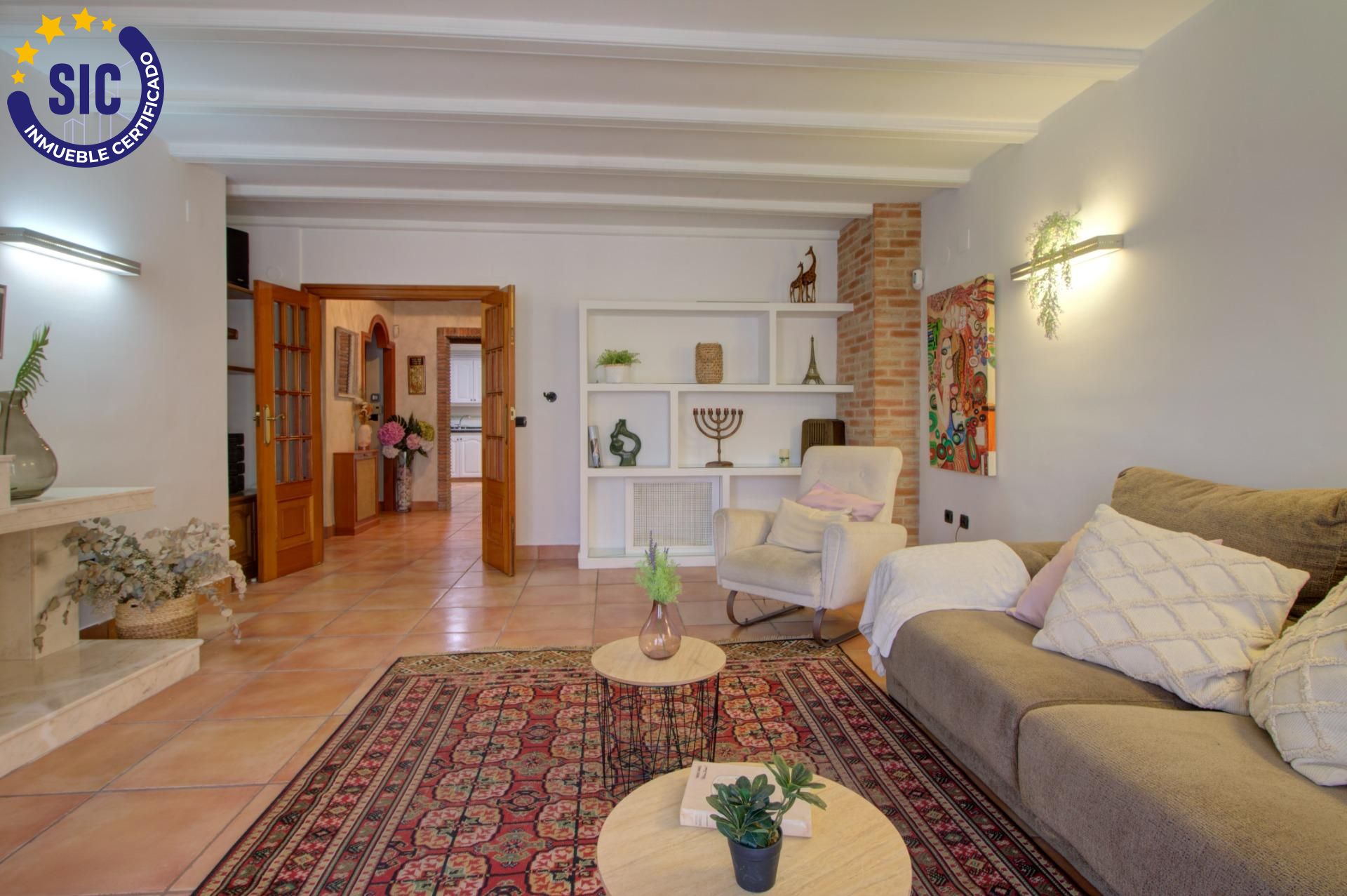 ESPACIOSA VIVIENDA FAMILIAR EN EL CORAZÓN DE ALMENARA