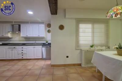 ESPACIOSA VIVIENDA FAMILIAR EN EL CORAZÓN DE ALMENARA 8