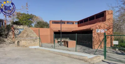 GARAJE CERRADO CON GRAN CAPACIDAD EN LA LLOSA 12