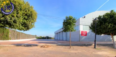 GARAJE CERRADO CON GRAN CAPACIDAD EN LA LLOSA 21