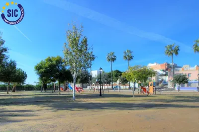 GARAJE CERRADO CON GRAN CAPACIDAD EN LA LLOSA 22