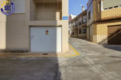 GARAJE CERRADO CON GRAN CAPACIDAD EN LA LLOSA 1
