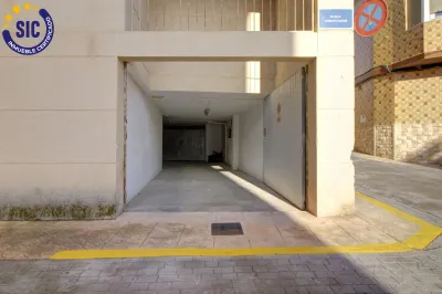 GARAJE CERRADO CON GRAN CAPACIDAD EN LA LLOSA 2