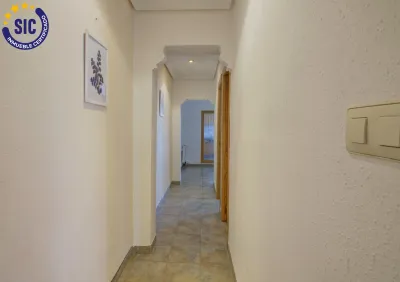 ESPACIO Y COMODIDAD EN EL CENTRO DE ALMENARA 9