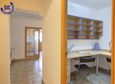 ESPACIO Y COMODIDAD EN EL CENTRO DE ALMENARA 11