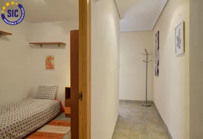 ESPACIO Y COMODIDAD EN EL CENTRO DE ALMENARA 12