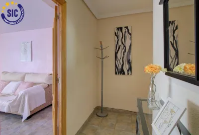 ESPACIO Y COMODIDAD EN EL CENTRO DE ALMENARA 1