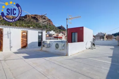 ESPACIO Y COMODIDAD EN EL CENTRO DE ALMENARA 36