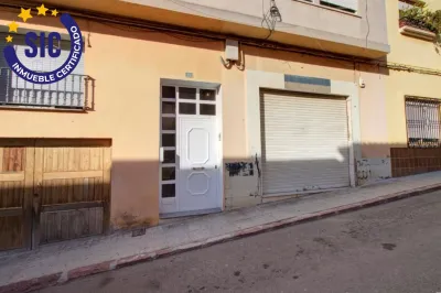 ESPACIO Y COMODIDAD EN EL CENTRO DE ALMENARA 37