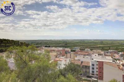ESPACIO Y COMODIDAD EN EL CENTRO DE ALMENARA 44
