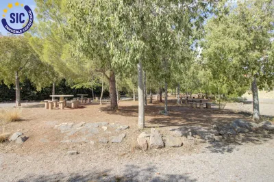 ESPACIO Y COMODIDAD EN EL CENTRO DE ALMENARA 47