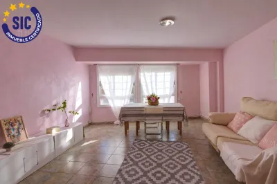 ESPACIO Y COMODIDAD EN EL CENTRO DE ALMENARA 4
