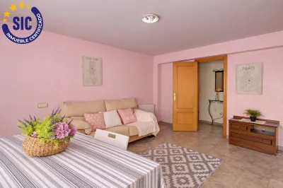 ESPACIO Y COMODIDAD EN EL CENTRO DE ALMENARA 6