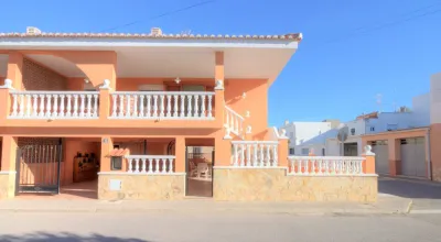 PRECIOSO PAREADO AL LADO DEL MAR 7